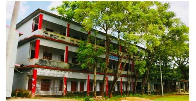যানজটে ১৫ মিনিট দেরি হওয়ায় সামিয়াকে পরীক্ষা দিতে দেননি কেন্দ্রসচিব
