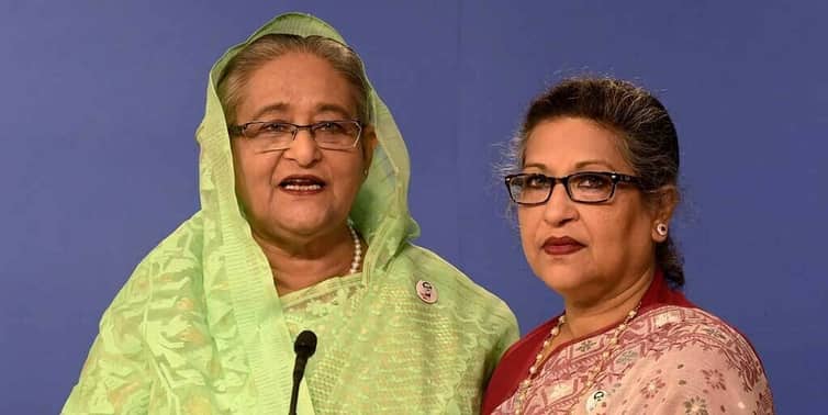 ছোট বোনকে নিয়ে স্বপ্নের পদ্মা সেতুতে হাঁটলেন প্রধানমন্ত্রী