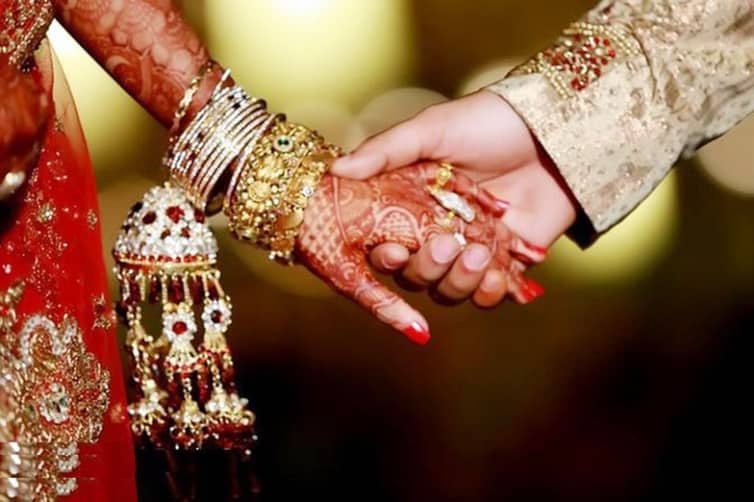 বিয়ের আসরে জামাই আদর তো জুটলই না উল্টো গণপিটুনি খেলেন বর