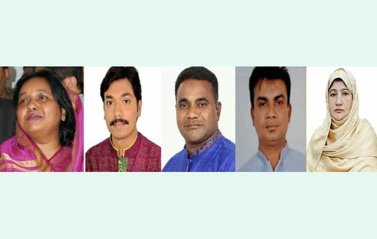 আইভীর সাথে হ্যাটট্রিক করলেন যারা