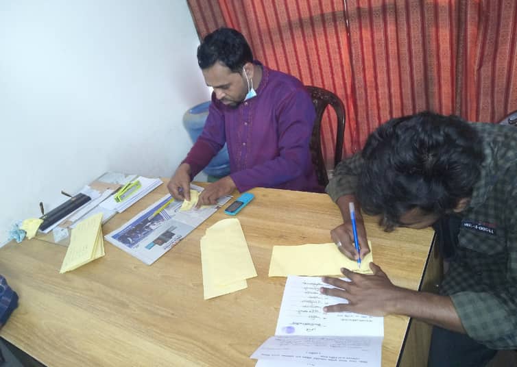 মানিকগঞ্জে কাজীদের দৌরাত্ম্য: ভাড়ায় চলছে নিকাহ রেজিস্ট্রারের বহি