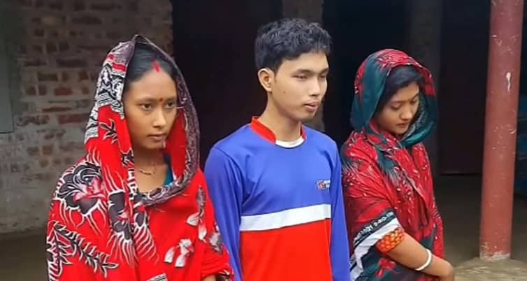 দুই প্রেমিকাকে বিয়ে