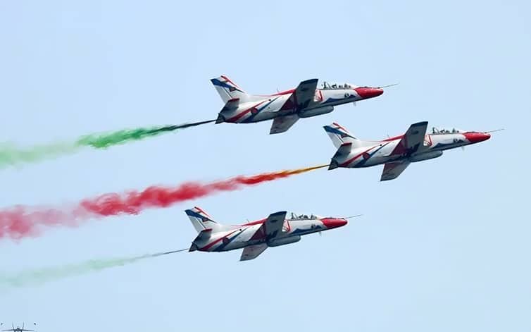 বিমান বাহিনীর মনোজ্ঞ ডিসপ্লে