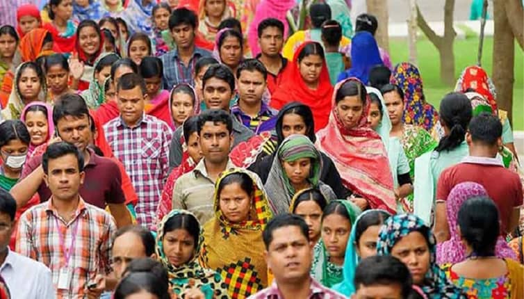 বাংলাদেশে পুরুষের চেয়ে নারী বেশি বাংলাদেশে নারীর সংখ্যা