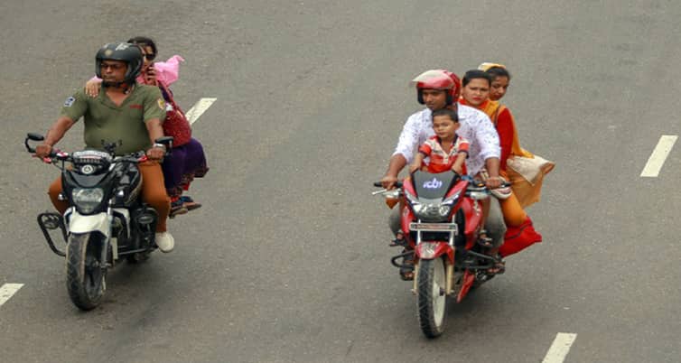 মোটরসাইকেল চলাচলে