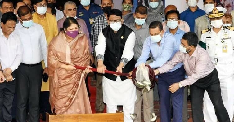 সংসদ ভবন লেকে মাছের পোনা অবমুক্ত করলেন স্পিকার