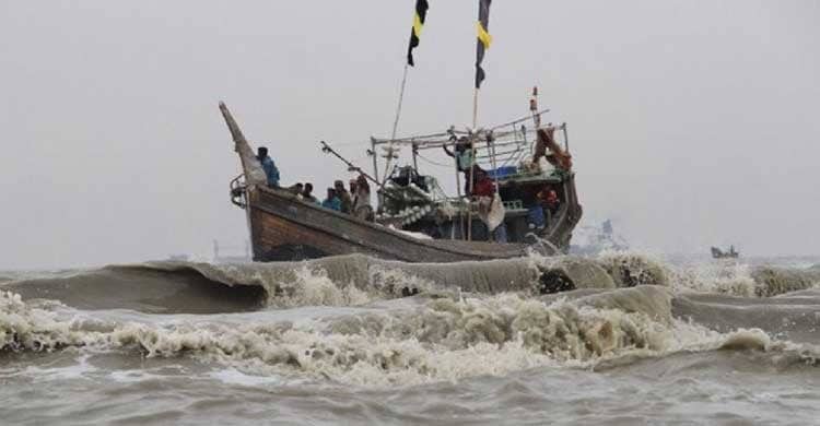 সাগরে নিম্নচাপ, ভারি বর্ষণ ও জলোচ্ছ্বাসের পূর্বাভাস