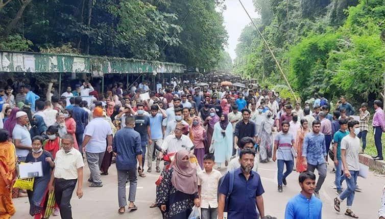 চবিতে প্রতারকের ফাঁদে মোবাইল হারালেন ৯ ভর্তিচ্ছু চট্টগ্রাম বিশ্ববিদ্যালয়
