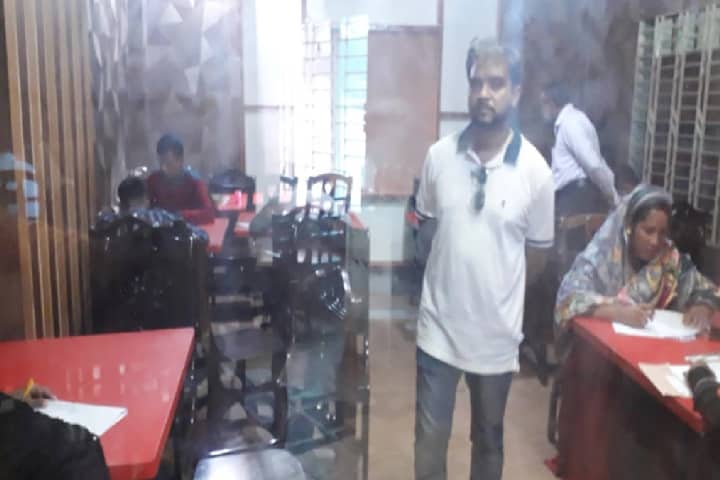 বিদ্যালয়ের নিয়োগ পরীক্ষা রেস্টুরেন্টে
