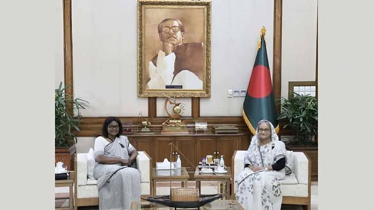 শেখ হাসিনার নেতৃত্বে বাংলাদেশের উন্নয়ন দেখে অভিভূত বিশ্বব্যাংক বিশ্বব্যাংক