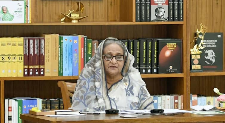 যুবসমাজ সেবক হয়ে মানুষের পাশে দাঁড়াবে, আশা প্রধানমন্ত্রীর