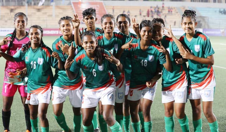 এবার ভুটানের জালে ৯ গোল দিলো বাংলাদেশ ভুটানকে হারিয়েছে বাংলাদেশের মেয়েরা