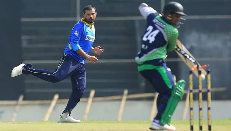 চমক দেখালেন মাশরাফি