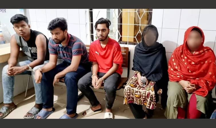 প্রেমের ফাঁদে ফেলে অপহরণ, দুই তরুণীসহ গ্রেপ্তার ৫