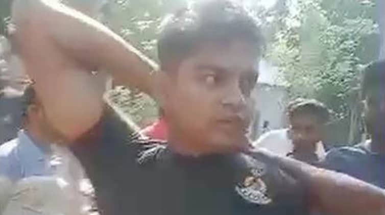 পুলিশের স্ত্রীর সঙ্গে অসামাজিক কার্যকলাপ, আটক আরেক পুলিশ