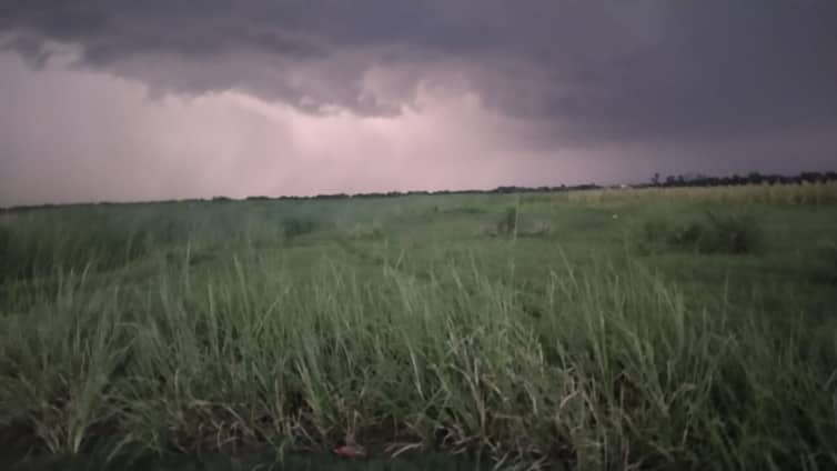 রাতে যেসব জেলায় ঝড়ের আভাস
