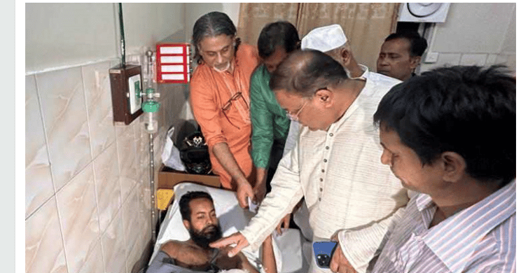 হামলায় আহত নেতা-কর্মীদের হাসপাতালে দেখতে গেলেন হাছান মাহমুদ হামলায় আহত নেতা-কর্মীদের হাসপাতালে দেখতে গেলেন হাছান মাহমুদ