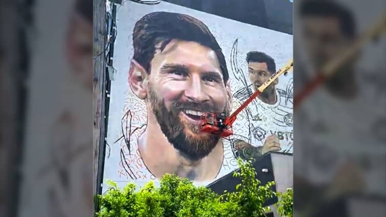 বরণের আগেই মেসির দাঁত সাদা করছেন বেকহ্যাম