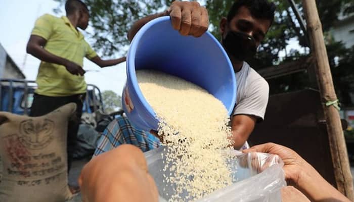 চলতি মাসেই ৬০ কেজি করে চাল পাবেন কার্ডধারীরা