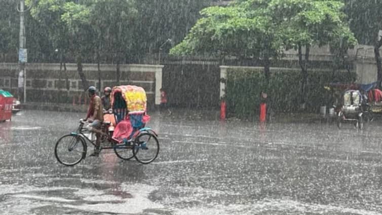 সন্ধ্যার মধ্যেই ভারি বর্ষণের সম্ভাবনা