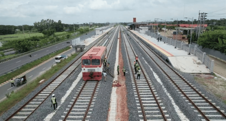 রাজধানীর গেন্ডারিয়া থেকে প্রথমবারের মতো পদ্মা সেতু পাড়ি দিল ট্রেন