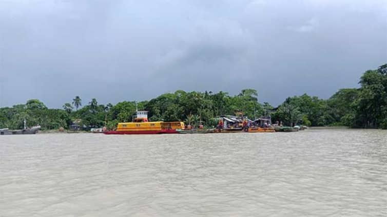 বিপৎসীমার উপর দিয়ে প্রবাহিত হচ্ছে বরিশালের ৬ নদীর পানি