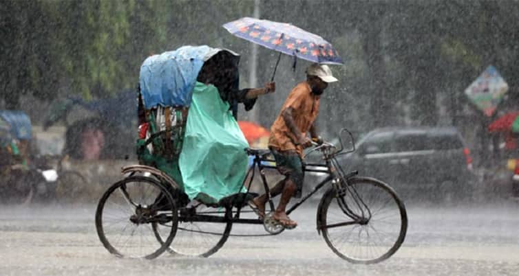 তীব্র বেগে ঝড়