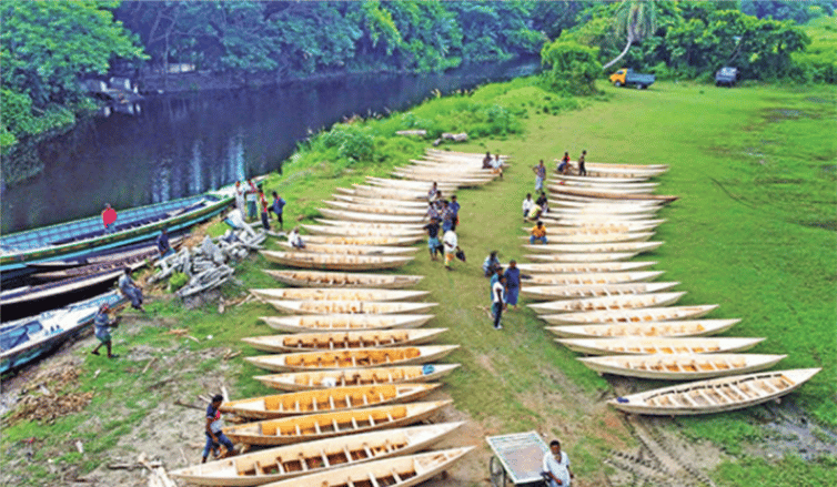 ২০০ বছরের প্রাচীন মুন্সীগঞ্জের এই নৌকার হাট নৌকার হাট