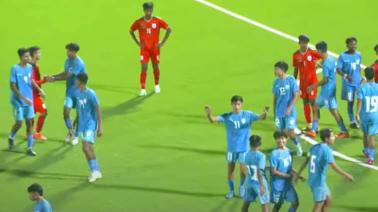ভারতের কাছে হেরে শিরোপার স্বপ্নভঙ্গ বাংলাদেশের
