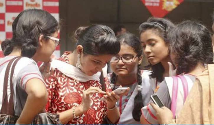একাদশে ভর্তিতে কলেজ পায়নি ৪৫ হাজার শিক্ষার্থী