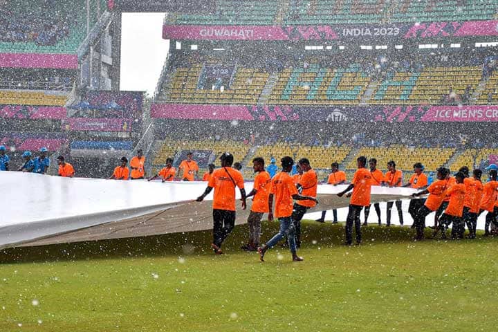 বাংলাদেশ-ইংল্যান্ডের ম্যাচে বৃষ্টির হানা বাংলাদেশ-ইংল্যান্ডের ম্যাচ