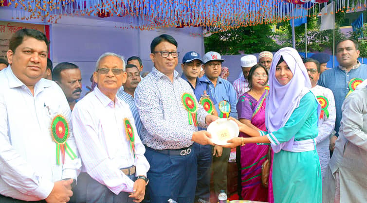 বঙ্গবন্ধুকন্যা শিক্ষাখাতকে সর্বোচ্চ গুরুত্ব দিয়েছেন: হুইপ ইকবালুর