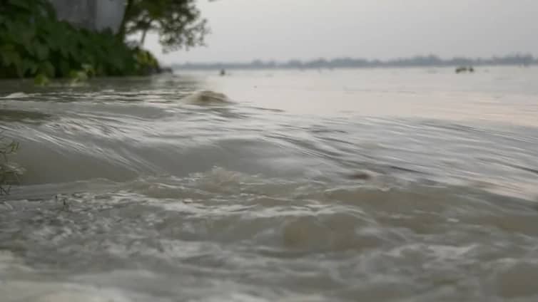 ভারতের সিকিমে বাঁধে ভাঙন, যে ৫ জেলায় ভ য়া ব হ বন্যার শঙ্কা