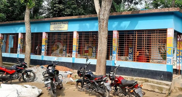 পঞ্চম শ্রেণির প্রশ্নপত্রে নেওয়া হলো তৃতীয় শ্রেণির পরীক্ষা পঞ্চম শ্রেণির প্রশ্নপত্রে
