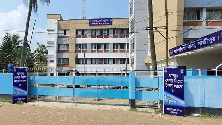 চোর সন্দেহে ২ যুবককে গণধোলাই, পুলিশে সোপর্দ চোর সন্দেহে ২ যুবককেগণধোলা, পুলিশে সোপর্দ