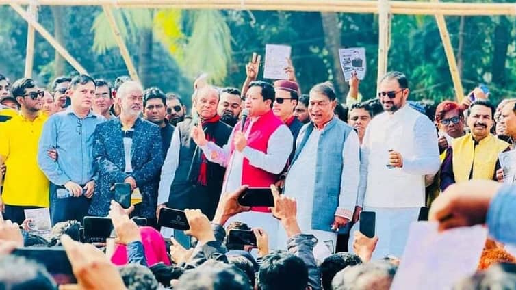 গাজীপুরে এক মঞ্চে সাবেক মেয়র জাহাঙ্গীরসহ ৩ স্বতন্ত্র প্রার্থী তিন স্বতন্ত্র প্রার্থী
