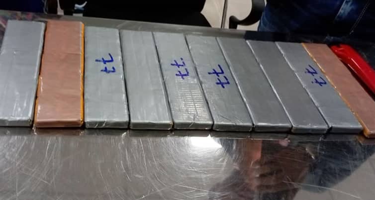 বিপুল পরিমাণ সোনা