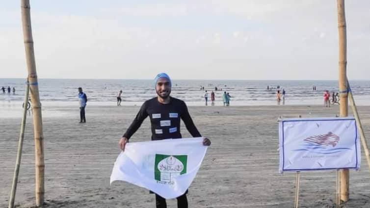 সাঁতরে বাংলা চ্যানেল পাড়ি দিল ইবি শিক্ষার্থী মুসা