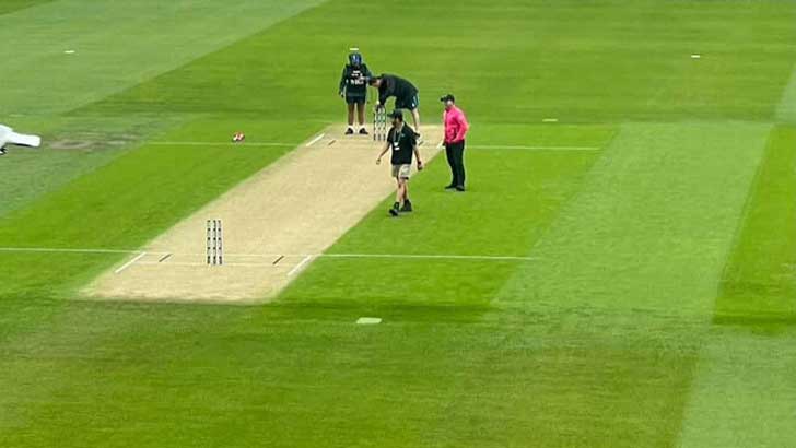 প্রথম ওভারেই ২ উইকেট নিলেন শরিফুল