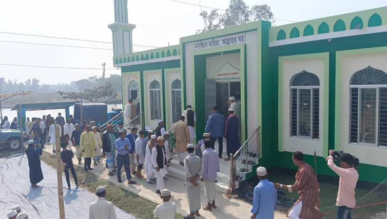 কুতুবদিয়ায় আনুষ্ঠানিকভাবে ‘বঙ্গবন্ধু কমপ্লেক্স’ উদ্বোধন