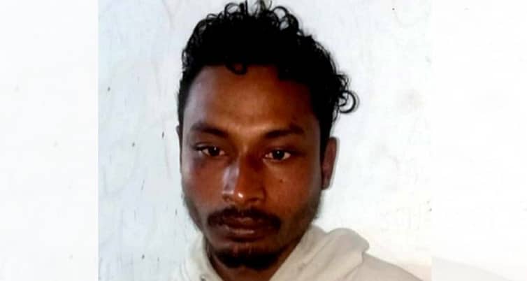 কিশোরীর গোসলের ভিডিও ধারণ করে যুবকের কাণ্ড কিশোরীর গোসলের ভিডিও