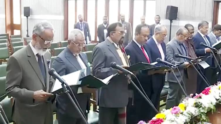 শপথ নিলেন জাতীয় পার্টির নবনির্বাচিত ১১ সংসদ সদস্য