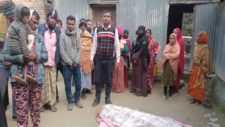 রেল লাইনে বসে মোবাইলে গেমস খেলার সময় ট্রেনে কাটা পড়ে ২ কিশোরের মৃত্যু ট্রেনে কাটা