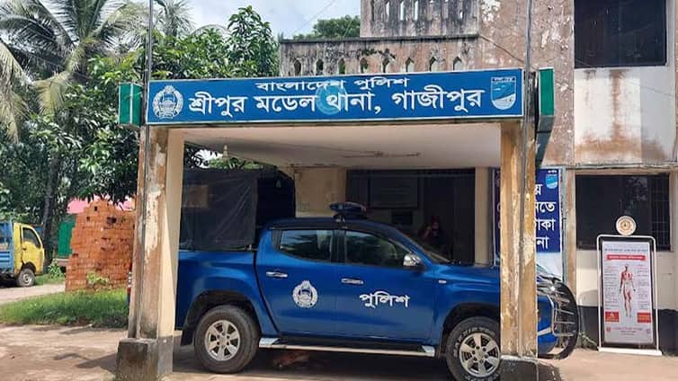 শিশুর মরদেহ মিললো শপিং ব্যাগে, ৯৯৯ ফোন পেয়ে উদ্ধার শিশুর মরদেহ মিললো শপিং ব্যাগে, ৯৯৯ ফোন পেয়ে উদ্ধার