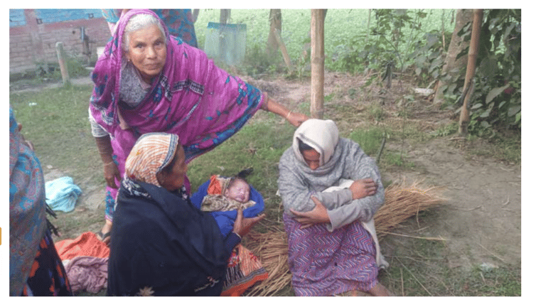 দোকানের সামনে ফুটফুটে শিশুর জন্ম দিলেন মানসিক ভারসাম্যহীন এক নারী দোকানের সামনে ফুটফুটে শিশুর জন্ম দিলেন মানসিক ভারসাম্যহীন এক নারী