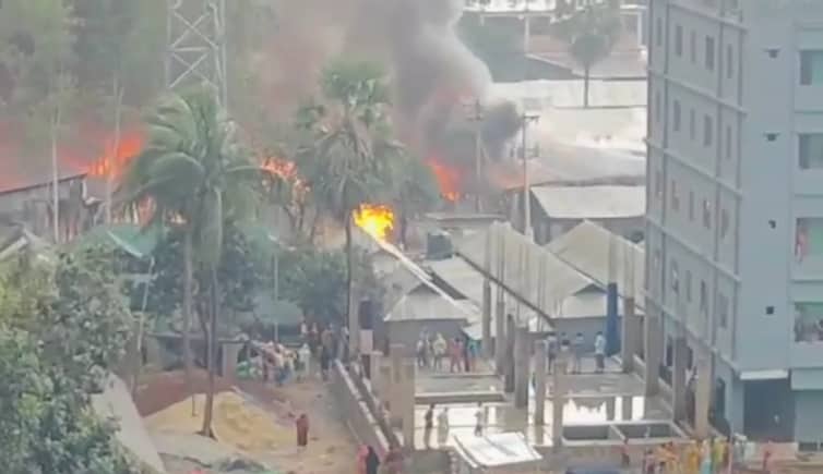 গাজীপুরে ঝুট গোডাউনে আগুন, নিয়ন্ত্রণে ৫ ইউনিট