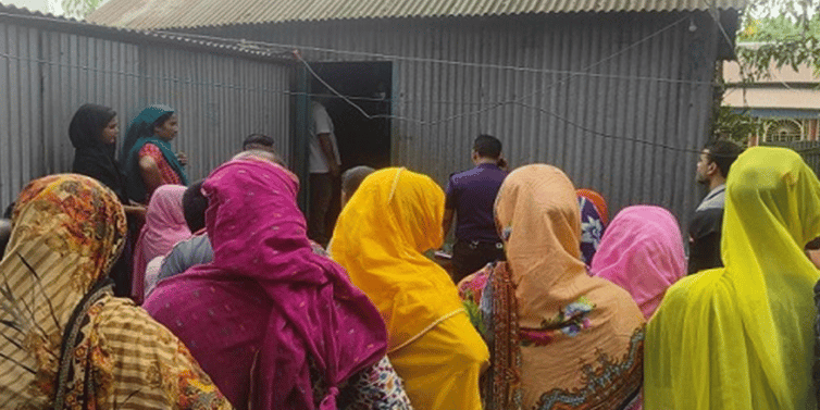 চাঁদপুরে প্রবাসীর স্ত্রী