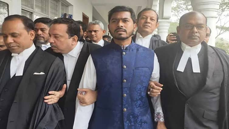 ক্ষমা চেয়েও রক্ষা হলো না নুরের, দিতে হবে মুচলেকা