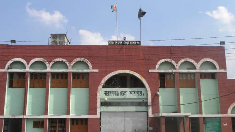 কারাগারে বসেই এসএসসি পরীক্ষা দিচ্ছেন যে তিন শিক্ষার্থী