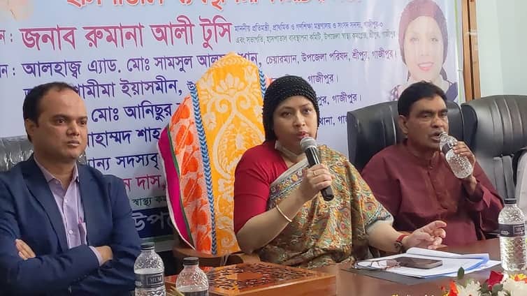 চিকিৎসকদের মানবসেবার মনোভাব নিয়ে কাজ করতে হবে